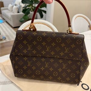 Louis Vuitton Cluny MM